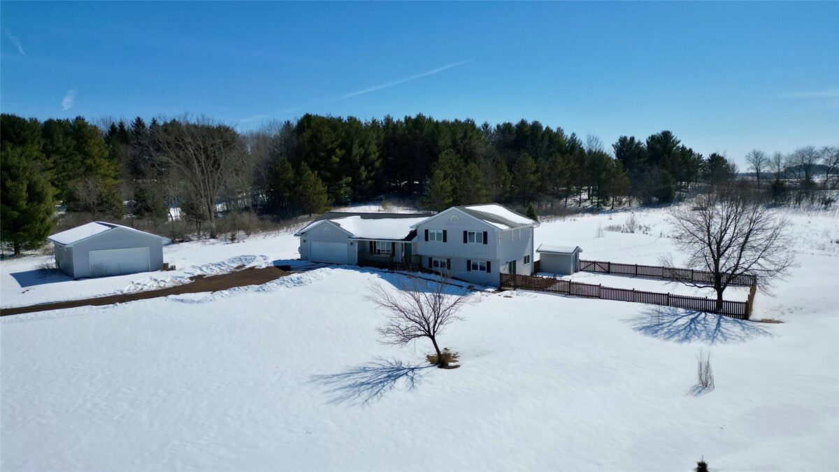 6323 17th Avenue Eau Claire WI 54703 — photo 2