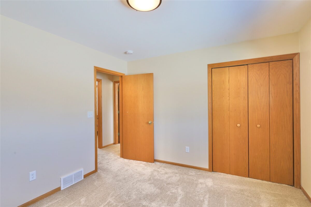 6323 17th Avenue Eau Claire WI 54703 — photo 37