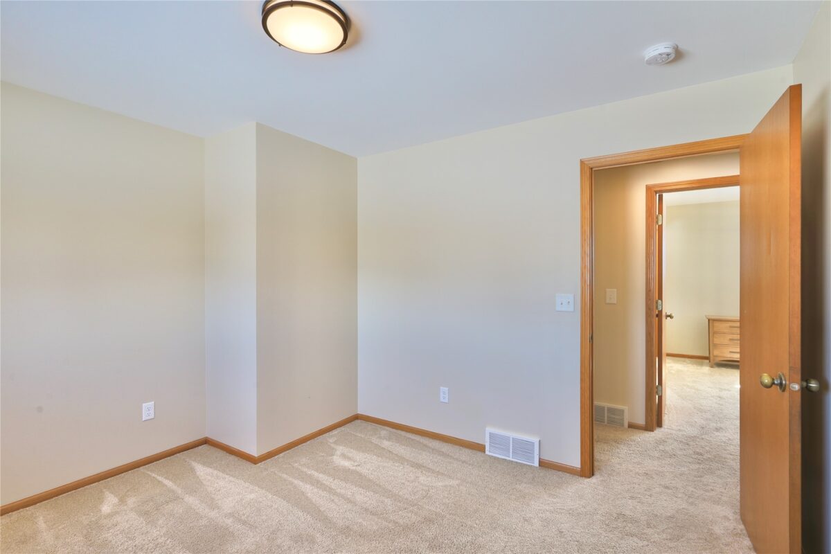 6323 17th Avenue Eau Claire WI 54703 — photo 38