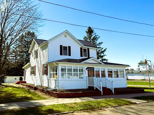 635 N Alvey Street, Bruce, WI
