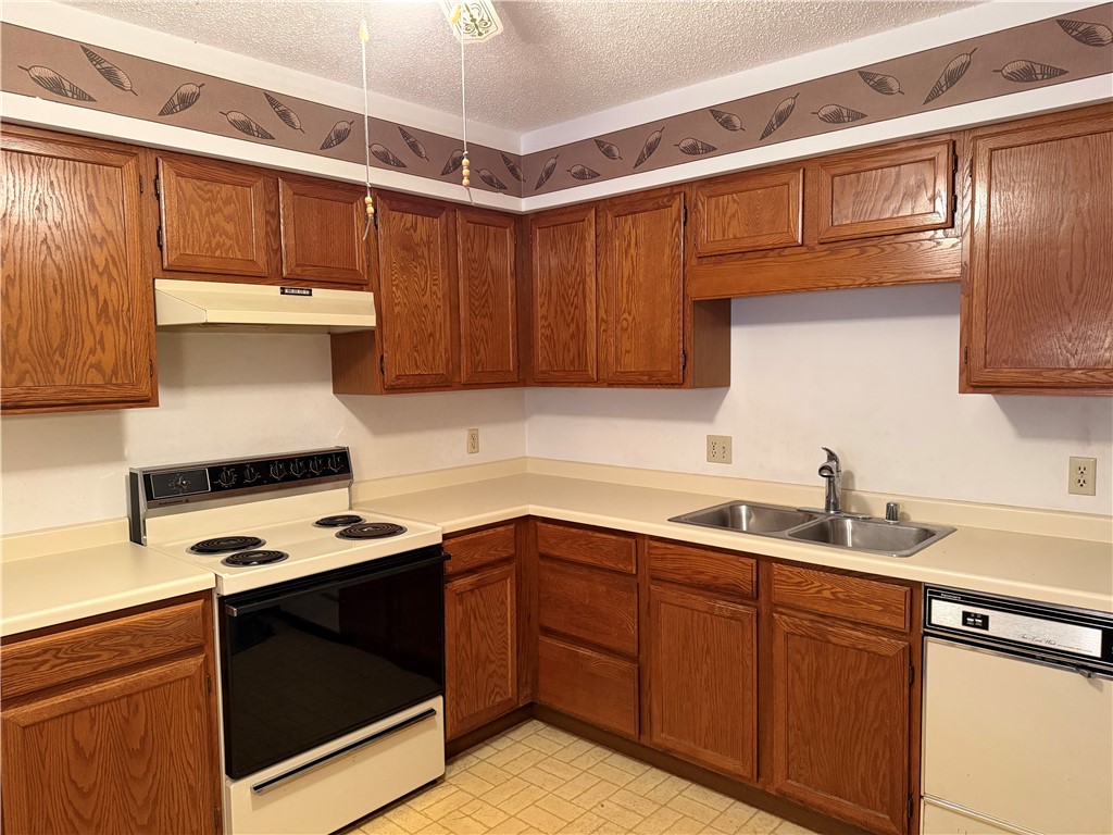 Residential at 67 Meadow Court, Chippewa Falls, WI 54729 — photo 4