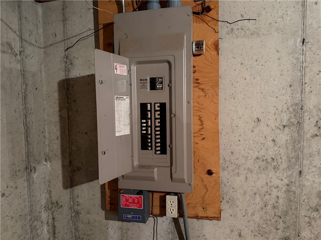 Residential at 67 Meadow Court, Chippewa Falls, WI 54729 — photo 9