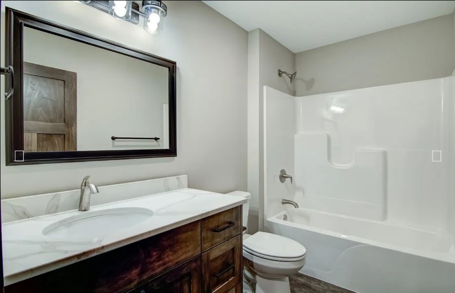 703-Sequoia-Altoona-WI-54720-9