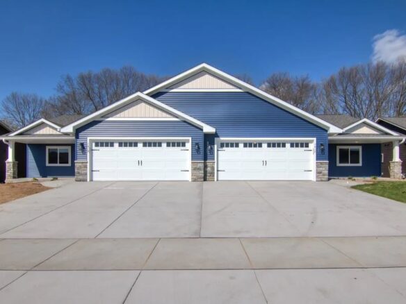703 Sequoia Drive Altoona WI 54720 — photo 1