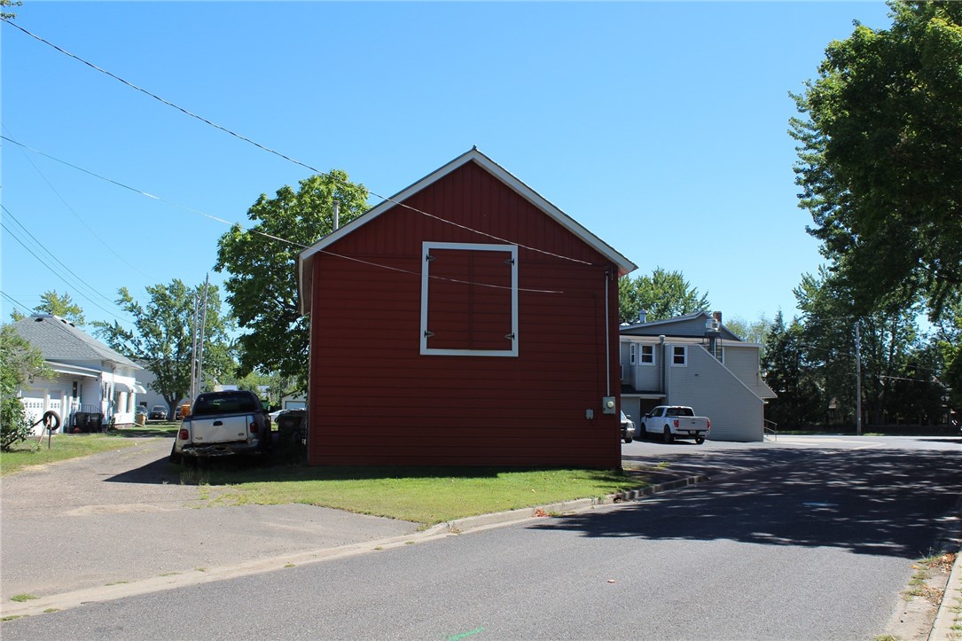 704 E Grand Avenue, Chippewa Falls, WI — photo 14