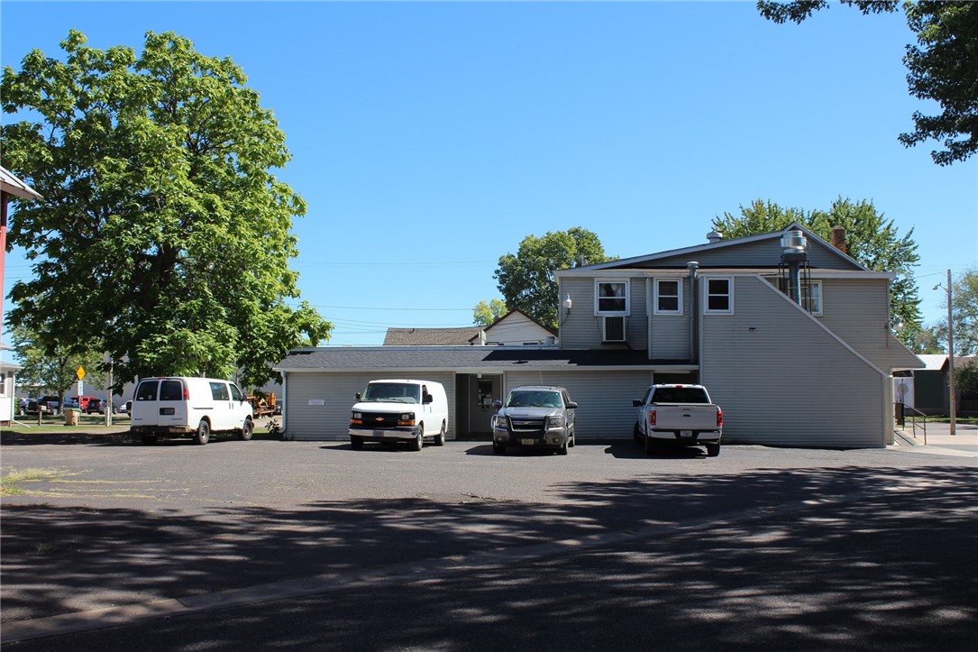 704 E Grand Avenue, Chippewa Falls, WI — photo 4