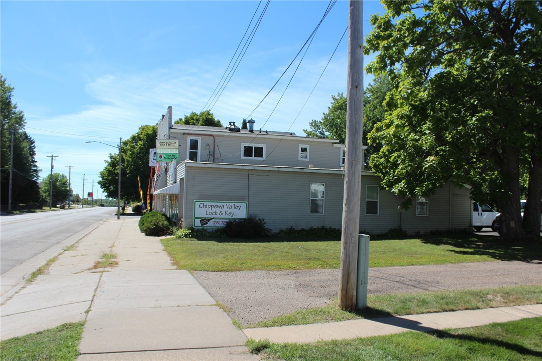 704 E Grand Avenue, Chippewa Falls, WI — photo 6