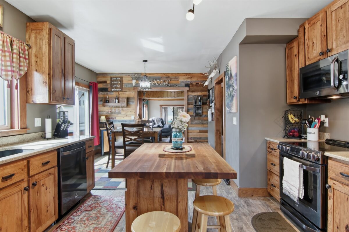 Residential at 708 13th Avenue, Bloomer, WI 54724 — photo 6