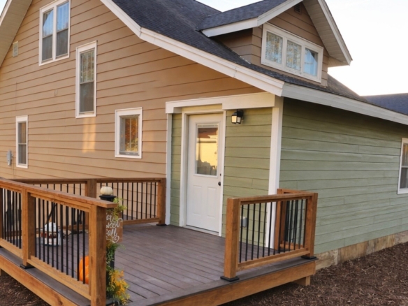 Residentialhouse for sale picture with an address of  708 13th Avenue in Bloomer and a list price of 274900