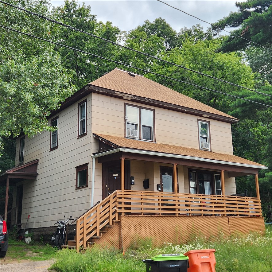 Residential Income at 715 Dewey Street, Eau Claire, WI 54701 — photo 3