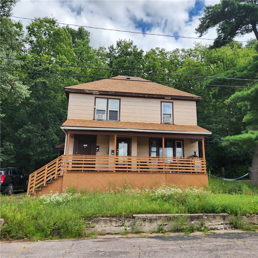 Residential Income at 715 Dewey Street, Eau Claire, WI 54701 — photo 4
