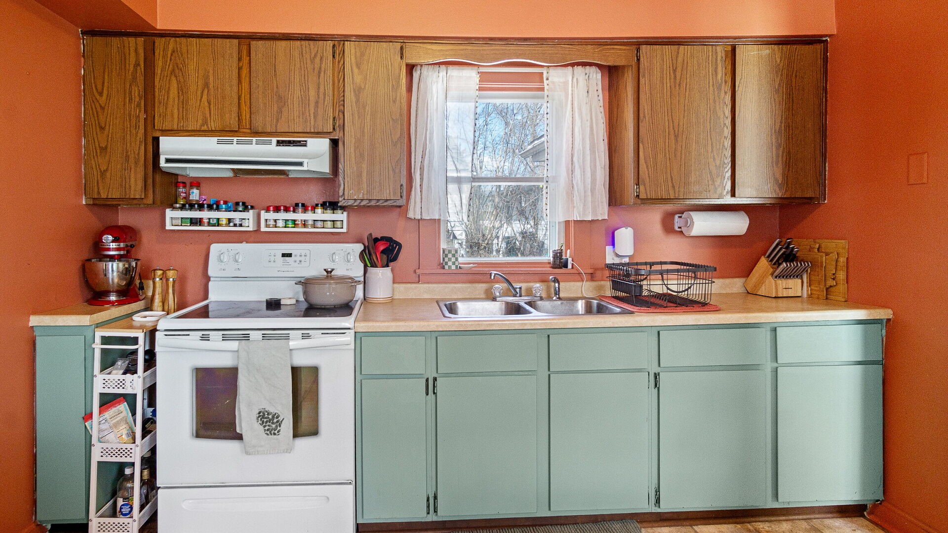 Residential at 716 Ferry Street, Eau Claire, WI 54703 — photo 2