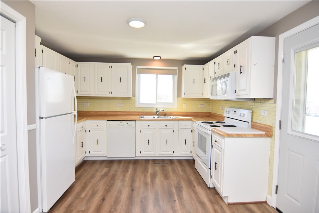 Residential at 718 Center Street, Chetek, WI 54728 — photo 6