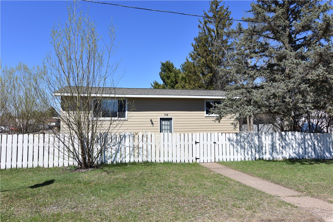 Residential at 718 Center Street, Chetek, WI 54728 — photo 7