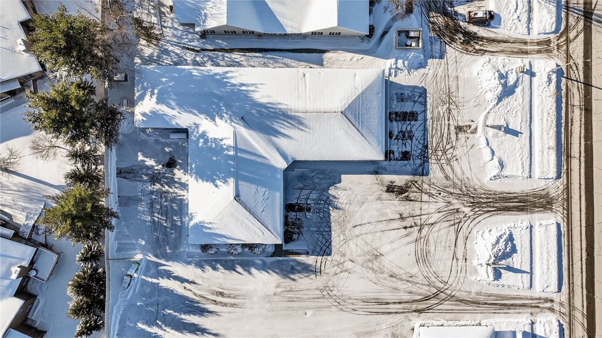 719 W Hamilton Avenue, Eau Claire, WI — photo 4