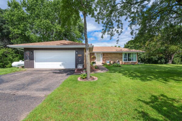 7236 20th Avenue Eau Claire WI 54703 — photo 1