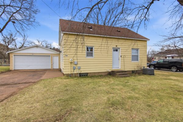 726 Herbert Street Chippewa Falls WI 54729 — photo 1