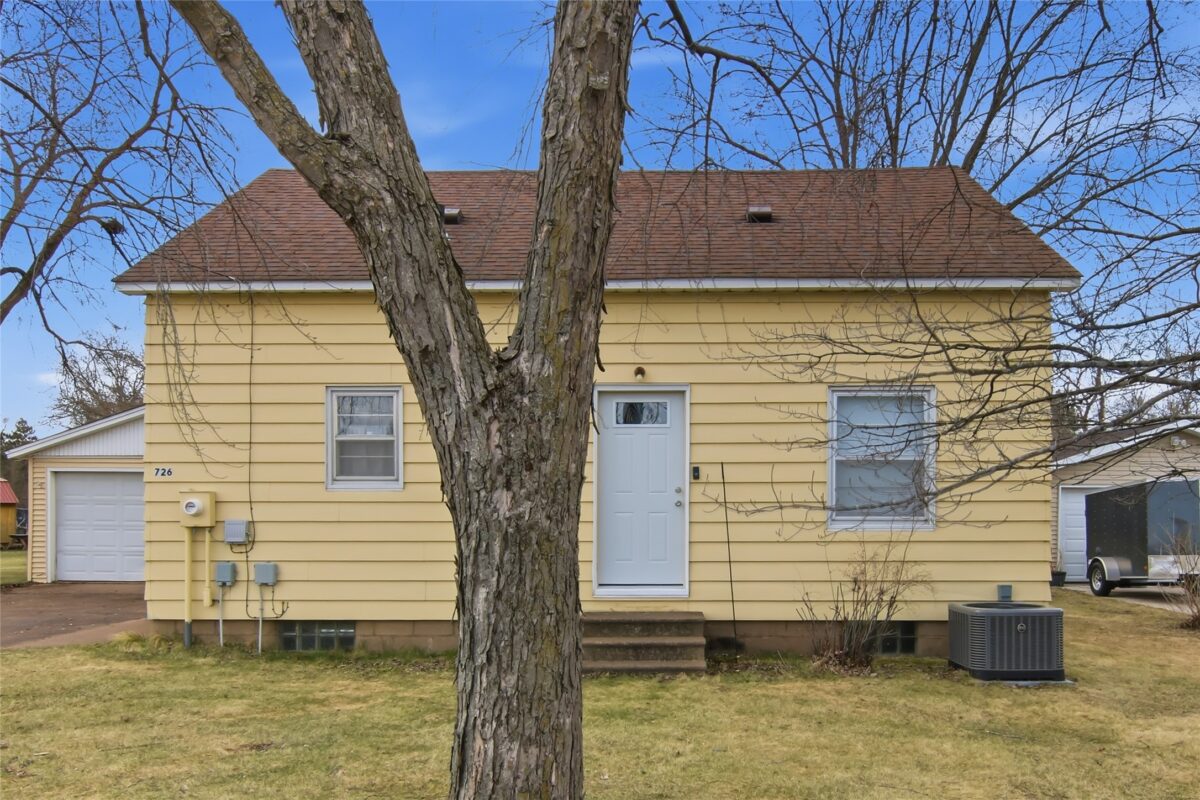726 Herbert Street Chippewa Falls WI 54729 — photo 2