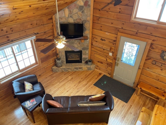 Residentialhouse for sale picture with an address of  7693 Horseshoe Drive in Siren and a list price of 249000