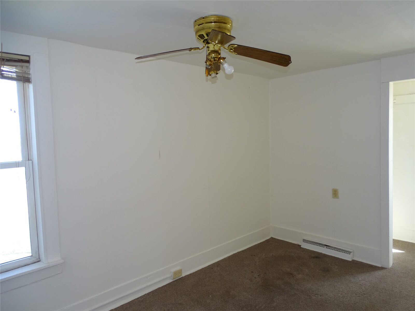 Residential at 800 Madison Street, Durand, WI 54736 — photo 5