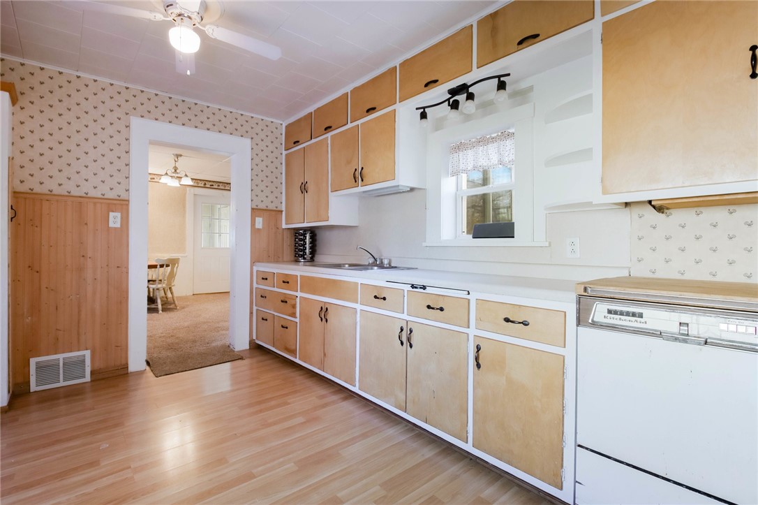 Residential at 804 Prospect Street, Durand, WI 54736 — photo 4