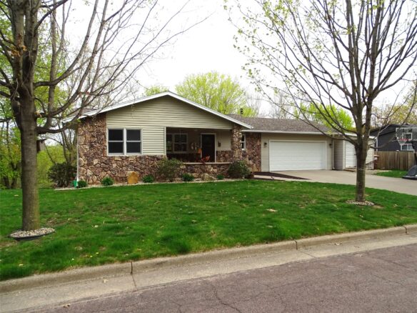 808 Goodrich Street Durand WI 54736 — photo 1