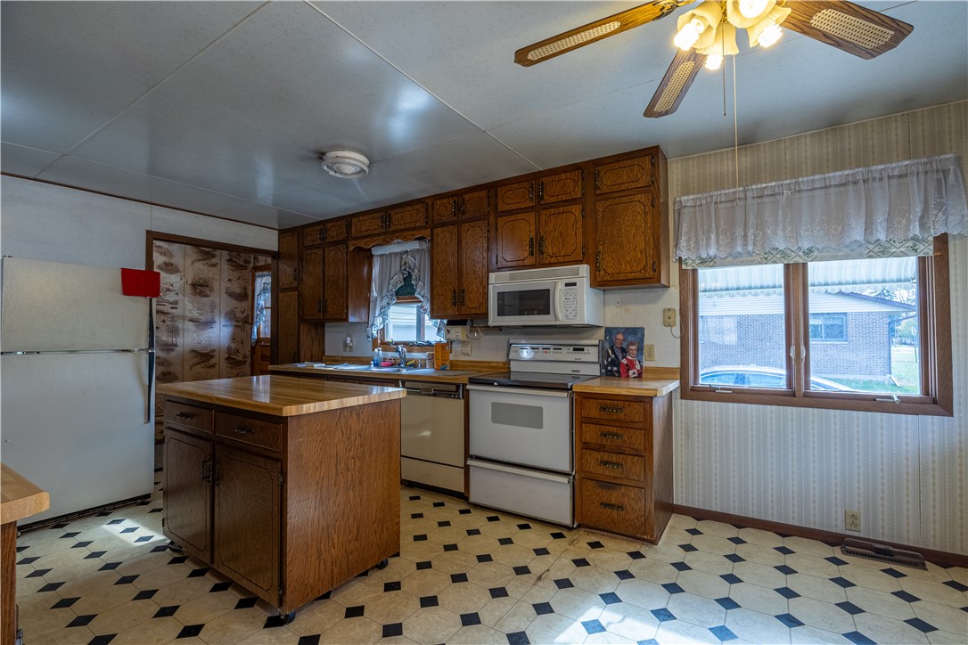 Residential at 809 6th Street, Ladysmith, WI 54848 — photo 8