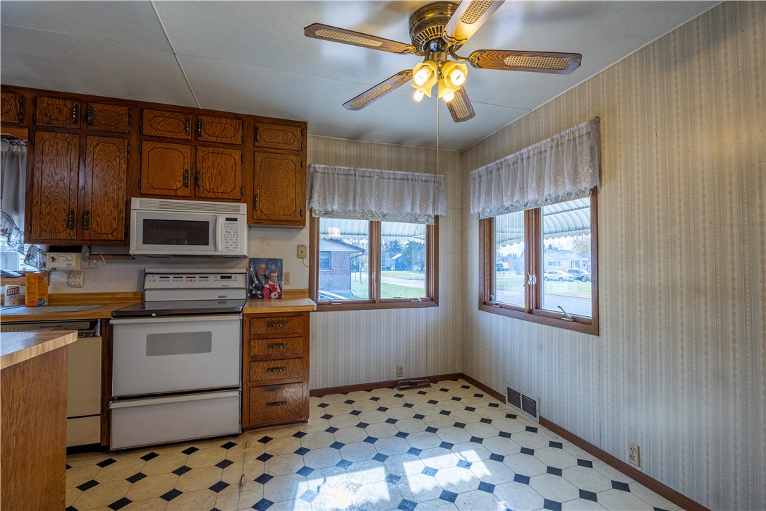 Residential at 809 6th Street, Ladysmith, WI 54848 — photo 9