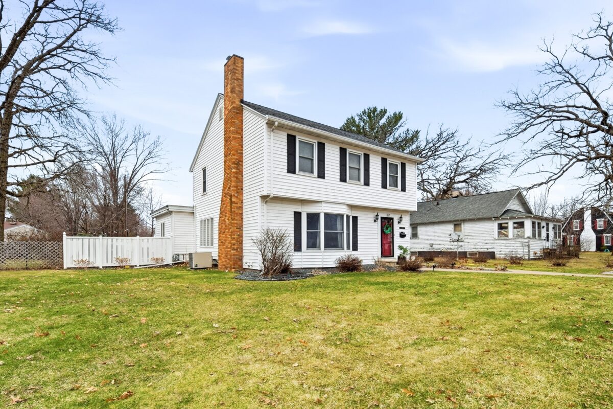 Residential at 810 Miles Street, Chippewa Falls, WI 54729 — photo 9