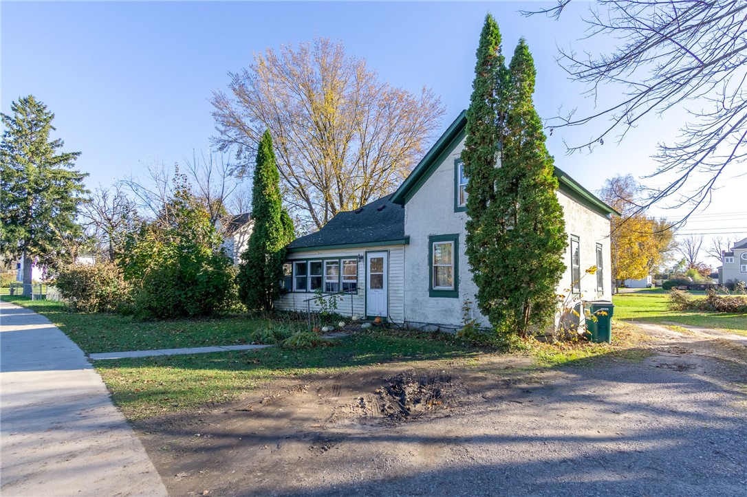 Residential Income at 812 Lincoln Street, Augusta, WI 54722 — photo 2