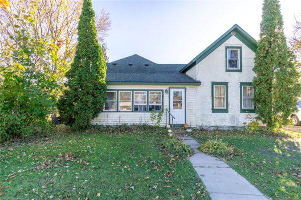 Residential Income at 812 Lincoln Street, Augusta, WI 54722 — photo 1