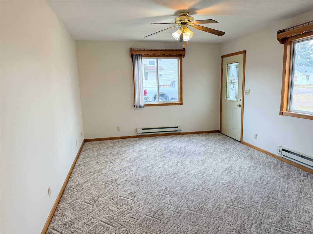 816 S Wisconsin Avenue, Rice Lake, WI
