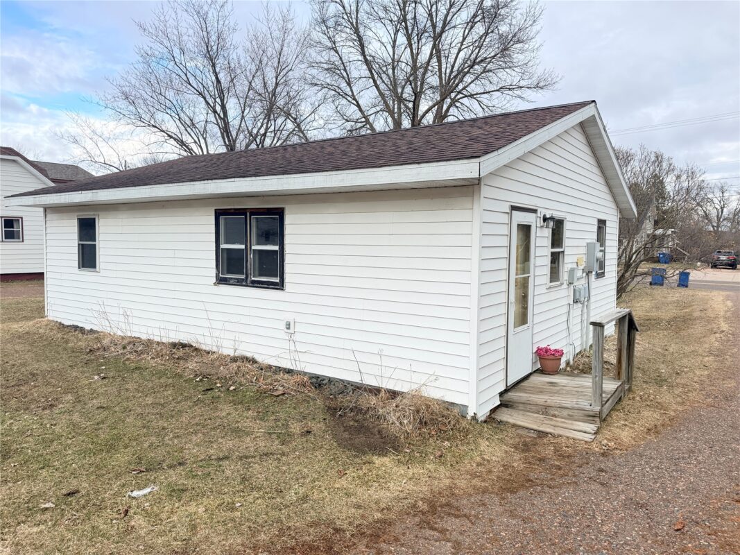 816 S Wisconsin Avenue, Rice Lake, WI