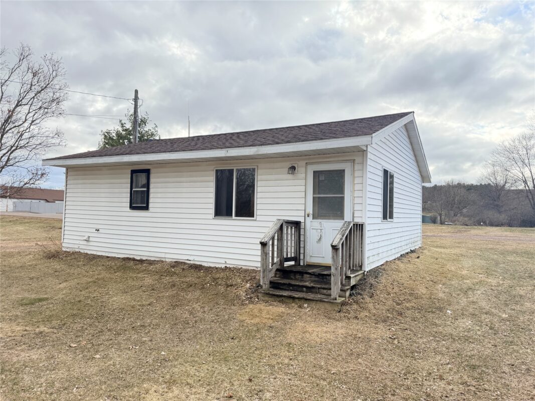 816 S Wisconsin Avenue, Rice Lake, WI