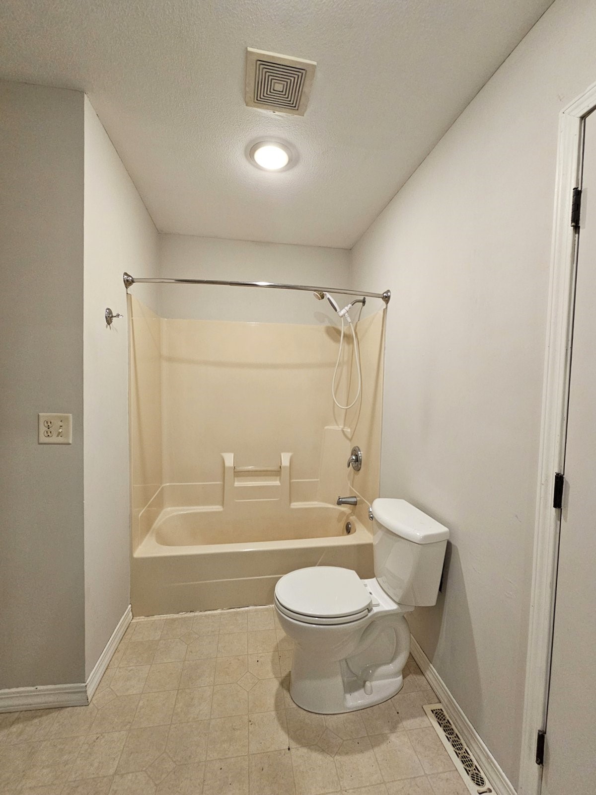 Residential at 820 14th Avenue, Almena, WI 54805 — photo 4