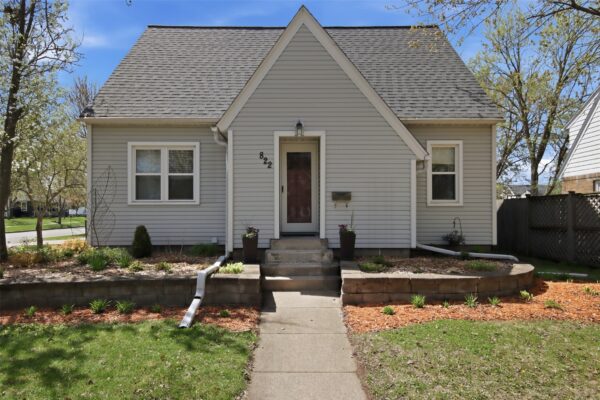 Residentialhouse for sale picture with an address of  822 Lee Street in Eau Claire and a list price of 321900