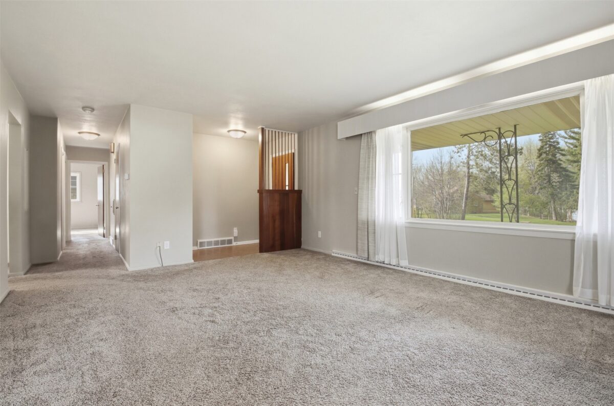827 Park Ridge Drive, Eau Claire, WI