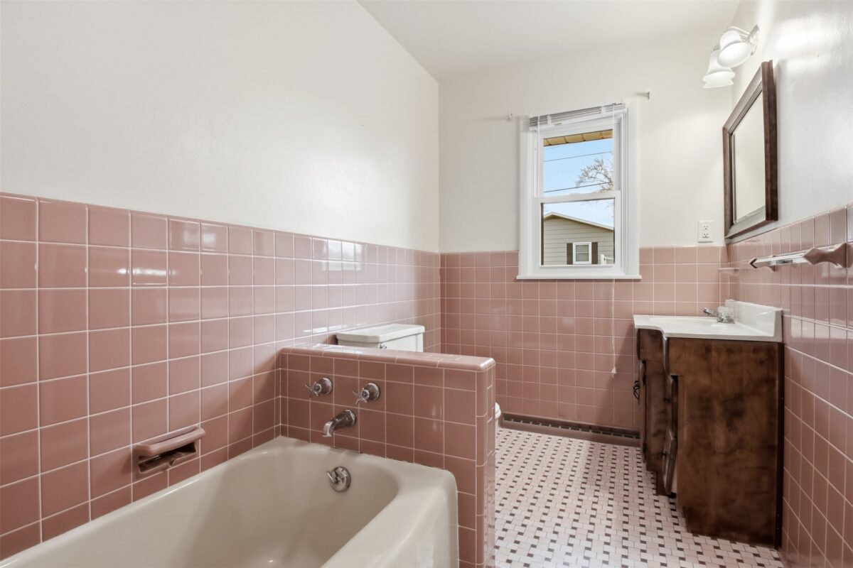 827 Park Ridge Drive, Eau Claire, WI