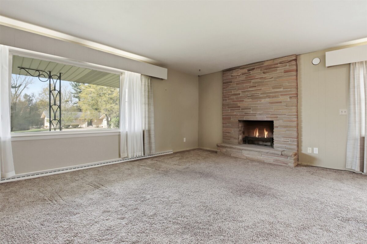 827 Park Ridge Drive, Eau Claire, WI
