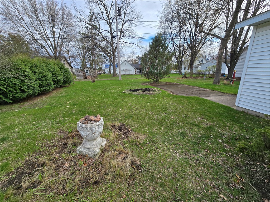 Residential at 833 Stanley Street, Chippewa Falls, WI 54729 — photo 9