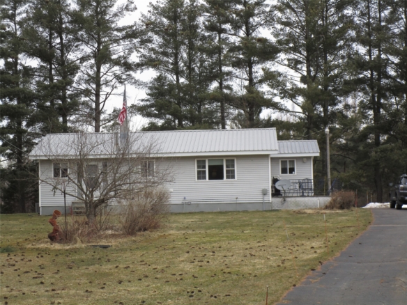 Residentialhouse for sale picture with an address of  8672 W Druwe Road in Exeland and a list price of 284900
