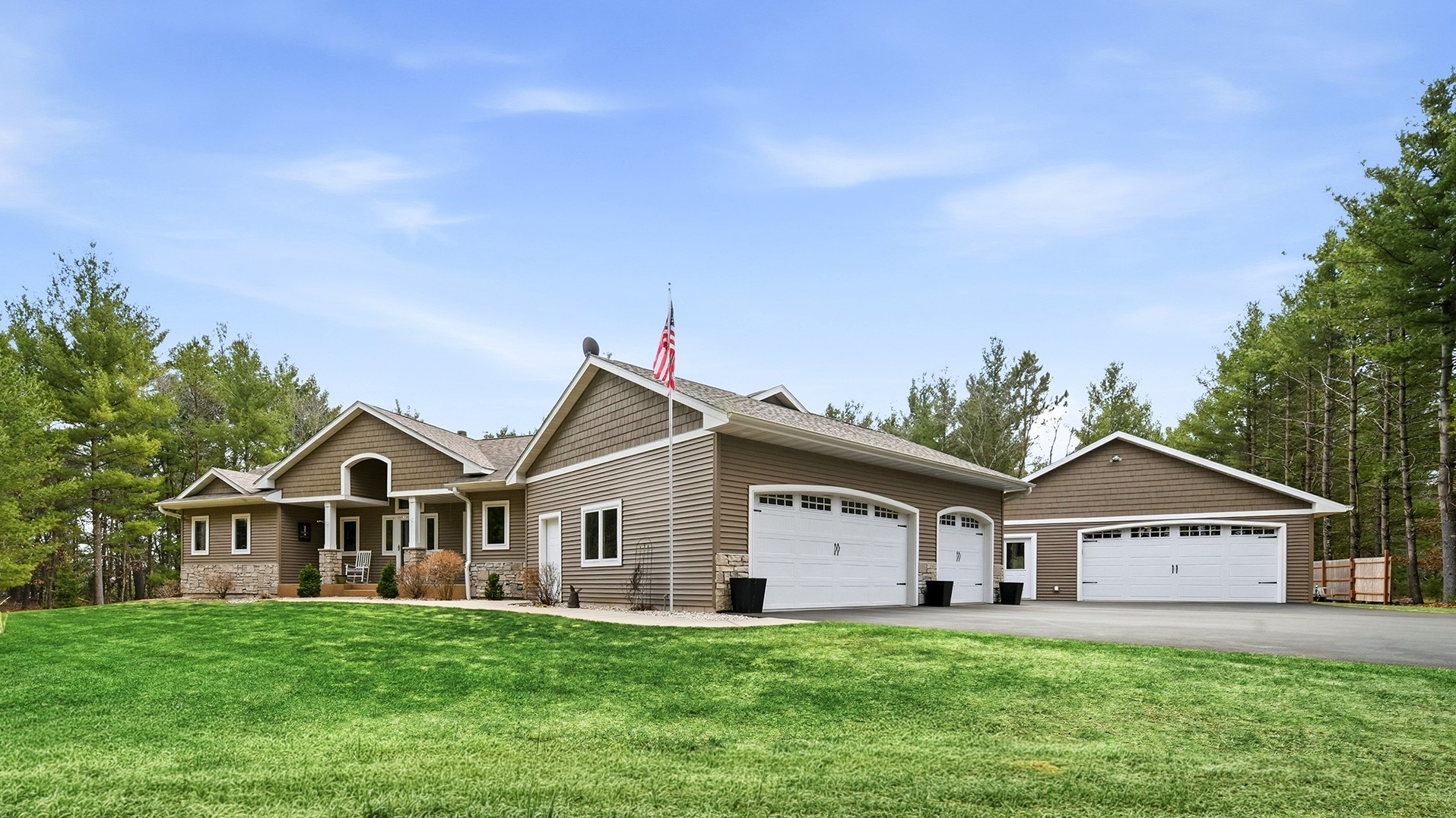 909 Thistle Lane Eau Claire WI 54703