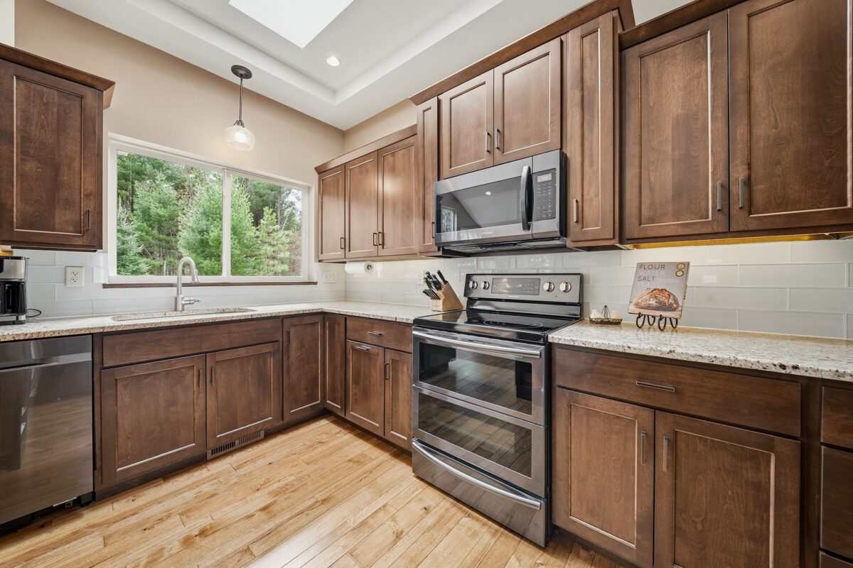 909 Thistle Lane Eau Claire WI 54703 — photo 11