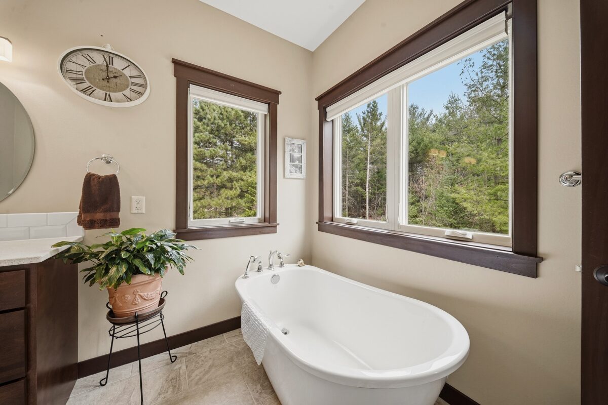 909 Thistle Lane Eau Claire WI 54703 — photo 20
