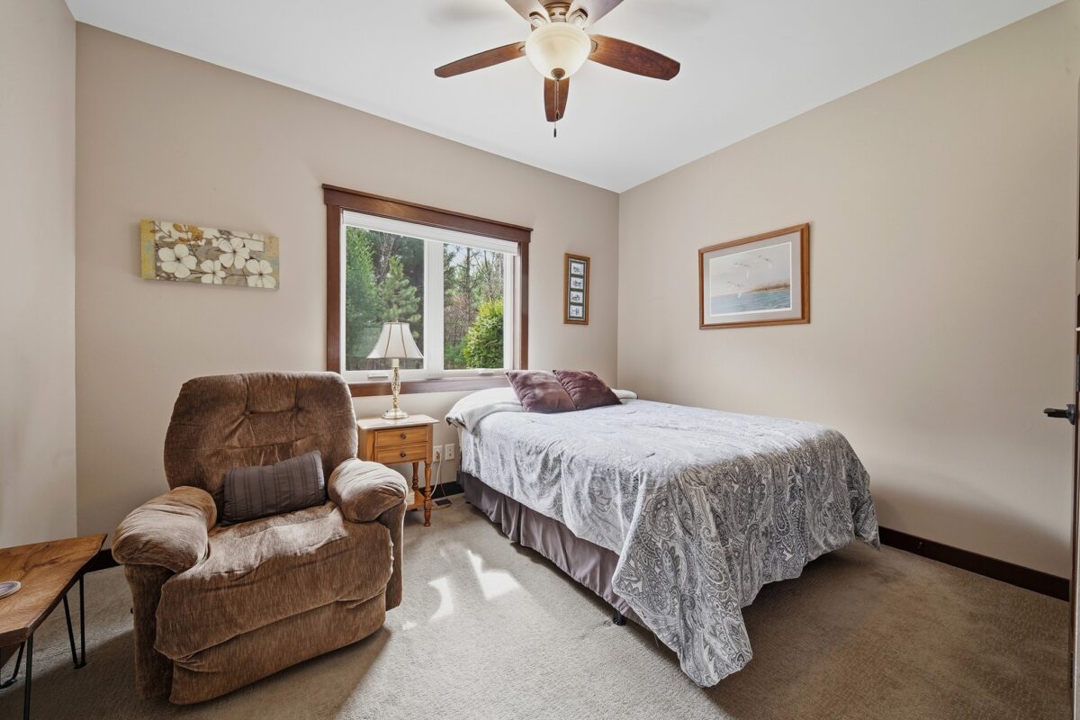 909 Thistle Lane Eau Claire WI 54703 — photo 28