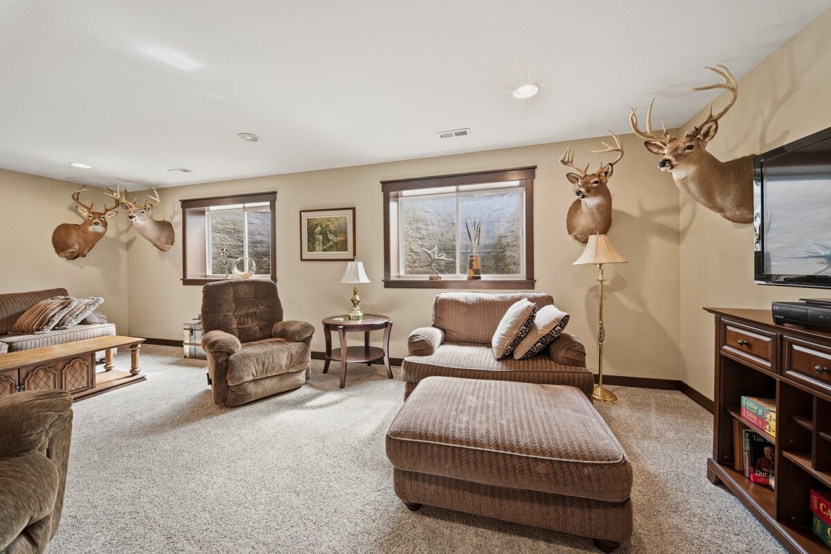 909 Thistle Lane Eau Claire WI 54703 — photo 30