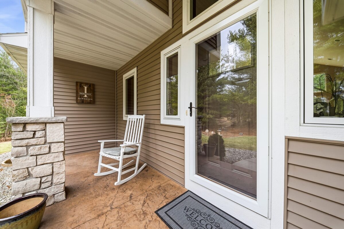 909 Thistle Lane Eau Claire WI 54703 — photo 4