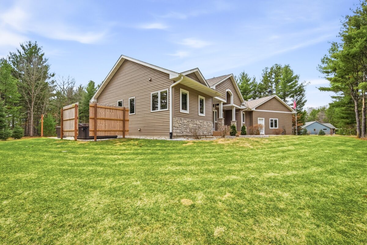 909 Thistle Lane Eau Claire WI 54703 — photo 45