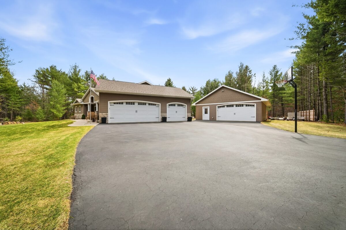 909 Thistle Lane Eau Claire WI 54703 — photo 52