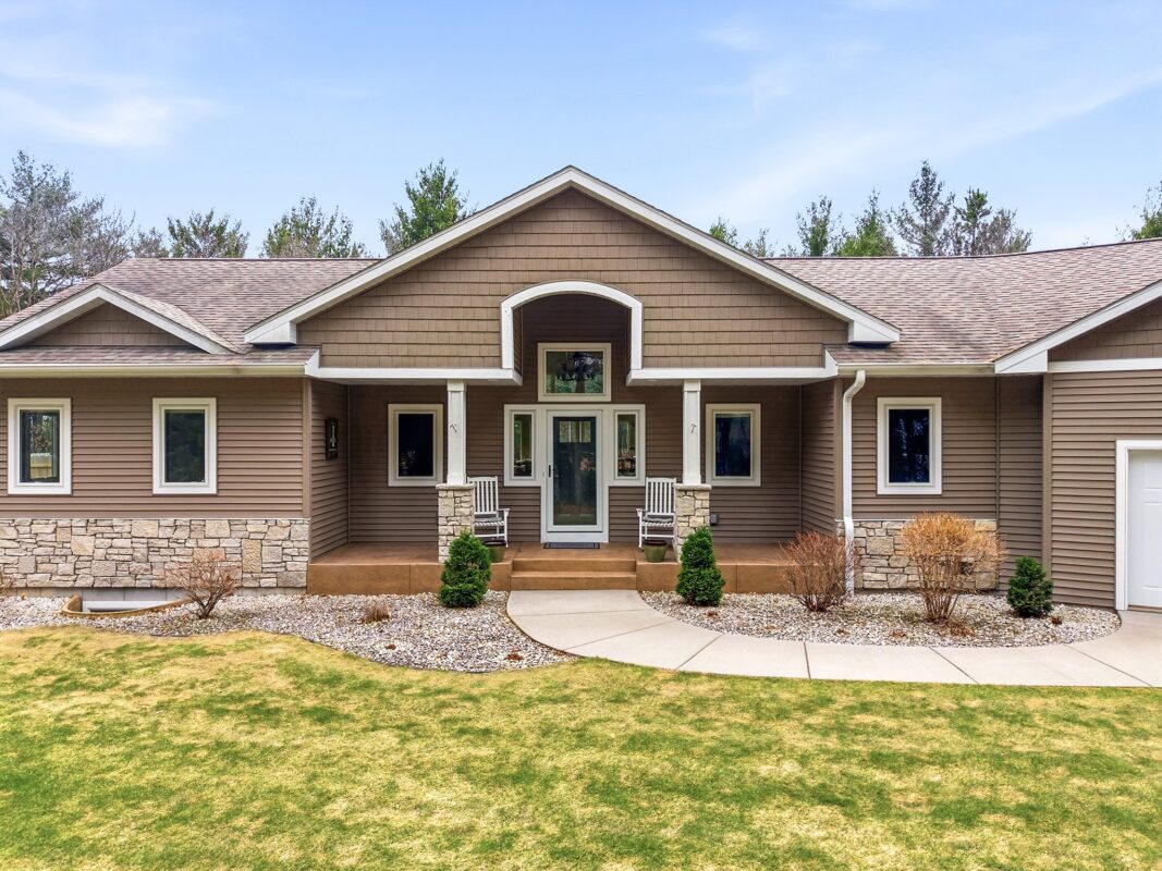 909 Thistle Lane Eau Claire WI 54703 — photo 55